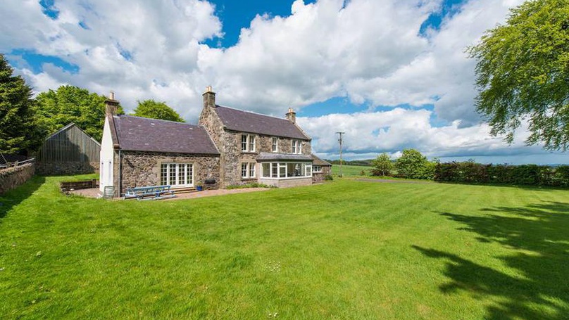 House, green garden with stunning views 