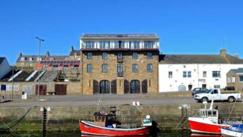 Picturesque coastal Harbour Location 